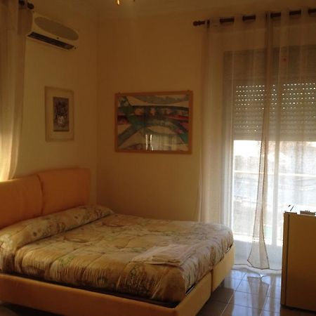 B&B Bordighiera คาตาเนีย ภายนอก รูปภาพ